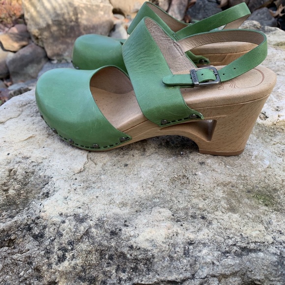 Dansko Shoes - Dansko sling back clog
